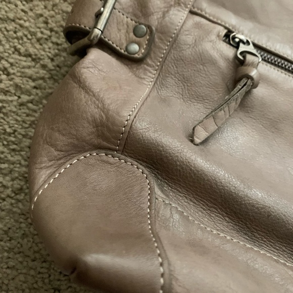 Italian Leather Messenger crossbody from Sabrina with dust cover - Picture 7 of 14